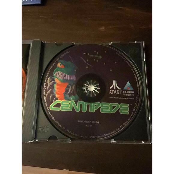 Centipede Game Win 95/98 PC CD-ROM Atari Hasbro for Windows Computer Complete A - Picture 2 of 3